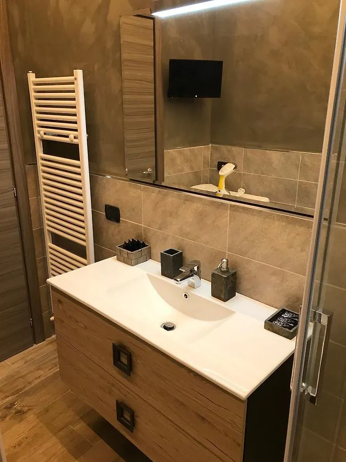 Sforza Apartment Near Duomo Milan
