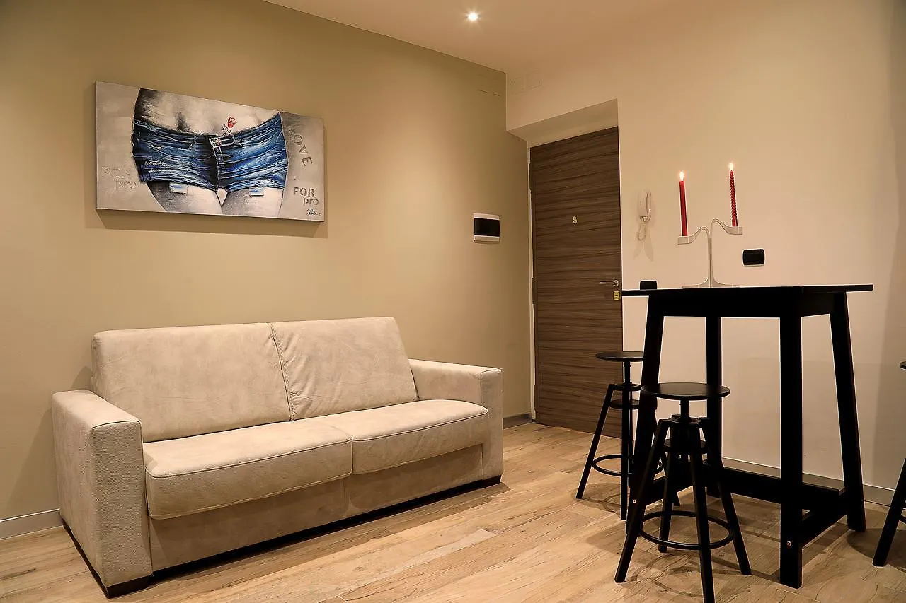 Sforza Apartment Near Duomo Milan Italy
